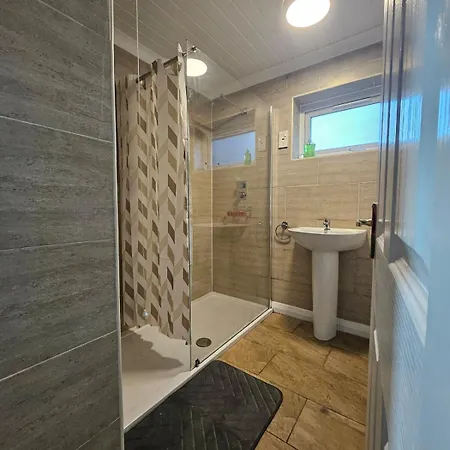 Modern Fully Furnished 2-bedroom In For Short & Extended Stay, Ideally Located For Sellafield Contractors, Engineers, Nhs Staff And Business Travellers The Offers Free Parking & Wifi * Egremont (Cumbria)