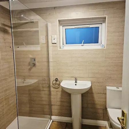 2-bed Flat Near District With Free Parking & Wi-fi * Egremont (Cumbria)