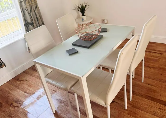 2-bed Flat Near District With Free Parking & Wi-fi Apartamento *